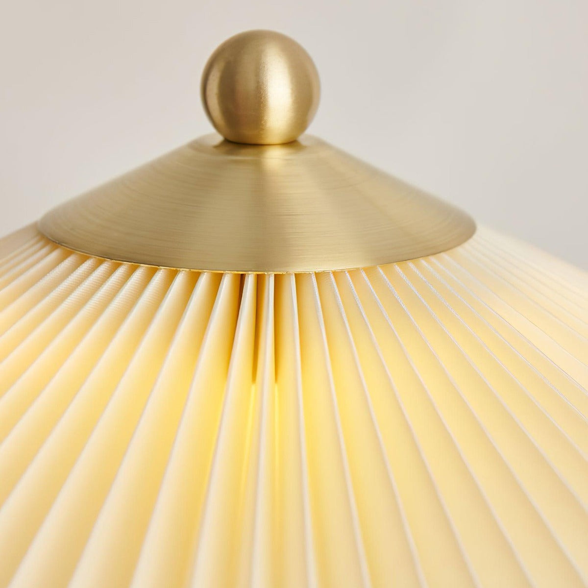Antizer Perla Pleated Table Lamp for Bedroom